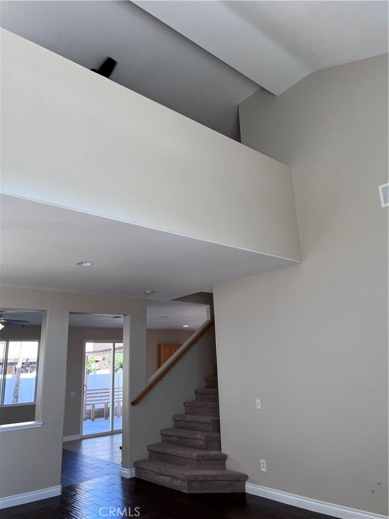 569 Corte San Marino