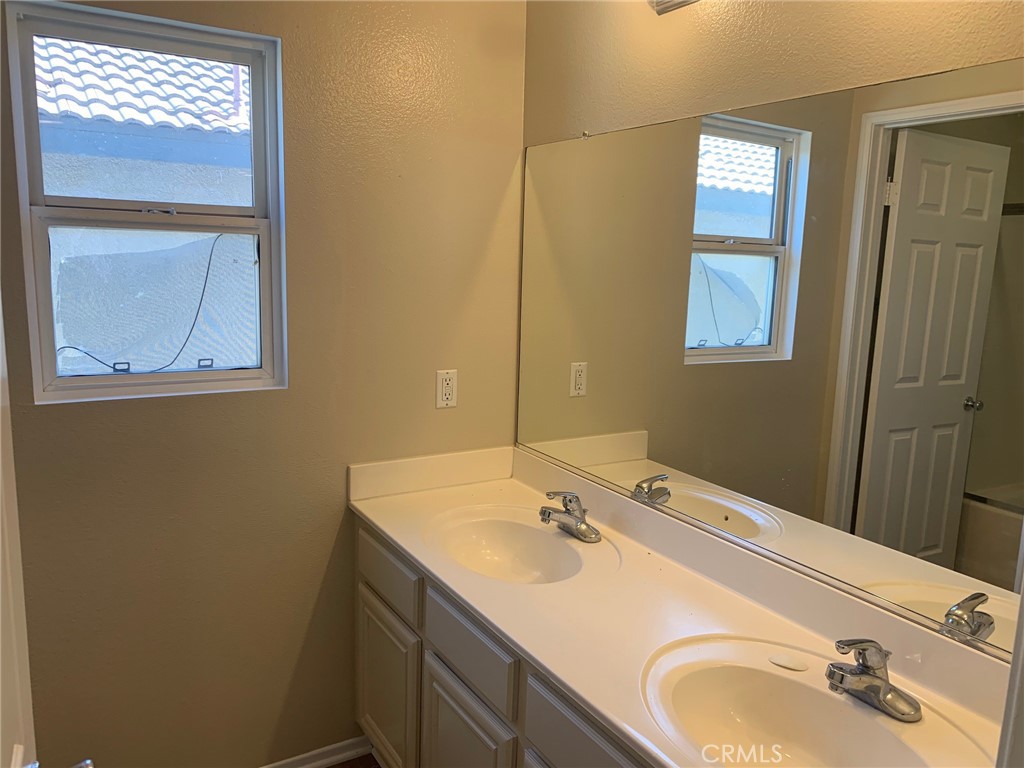 569 Corte San Marino