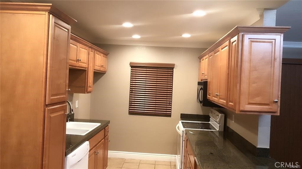 32221 Alipaz Street 202