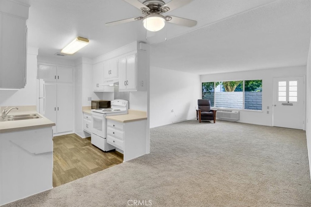 2189 Via Mariposa East B