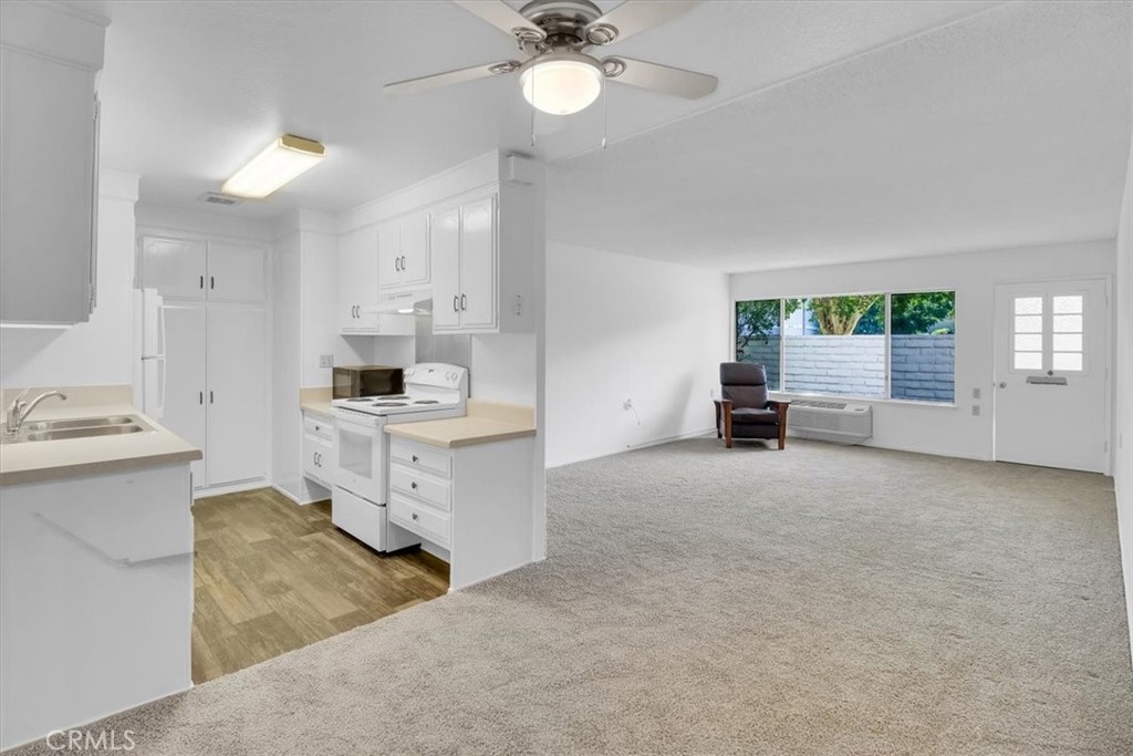 2189 Via Mariposa East B