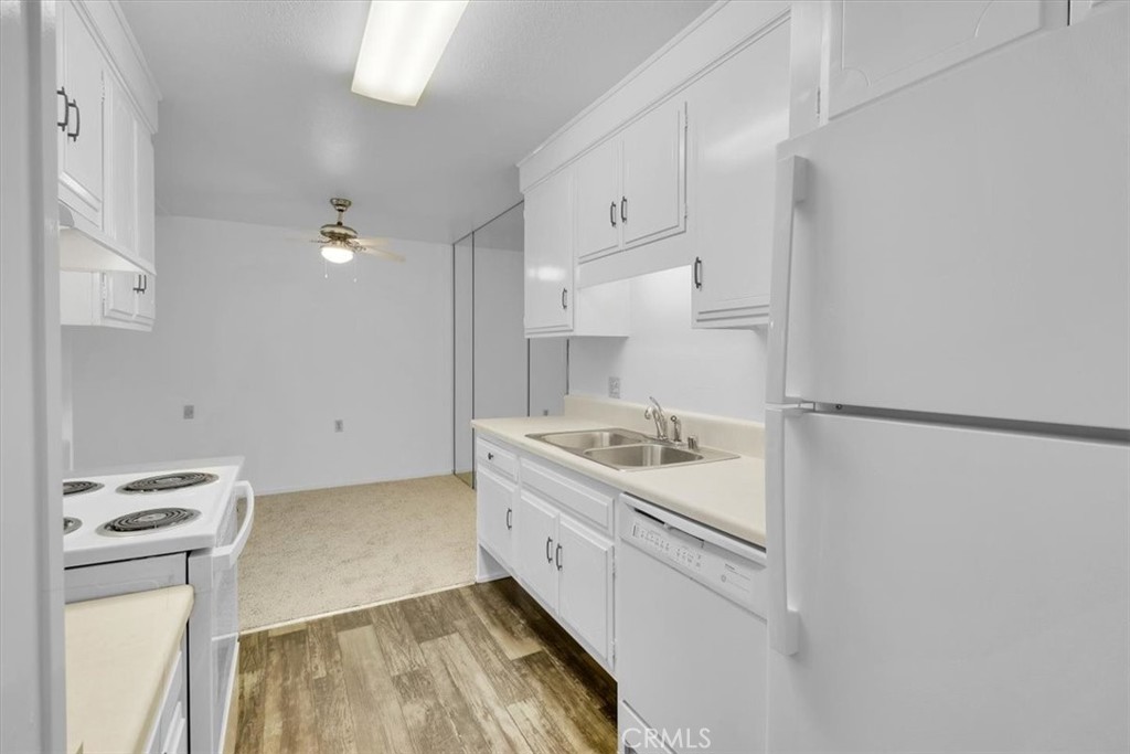 2189 Via Mariposa East B