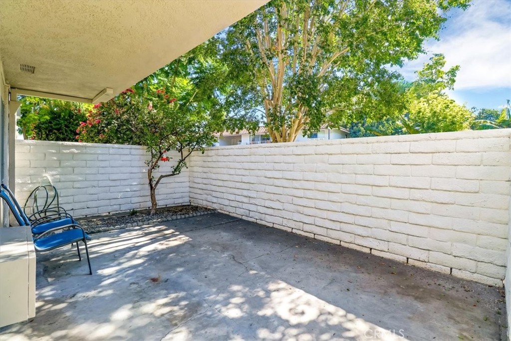 2189 Via Mariposa East B