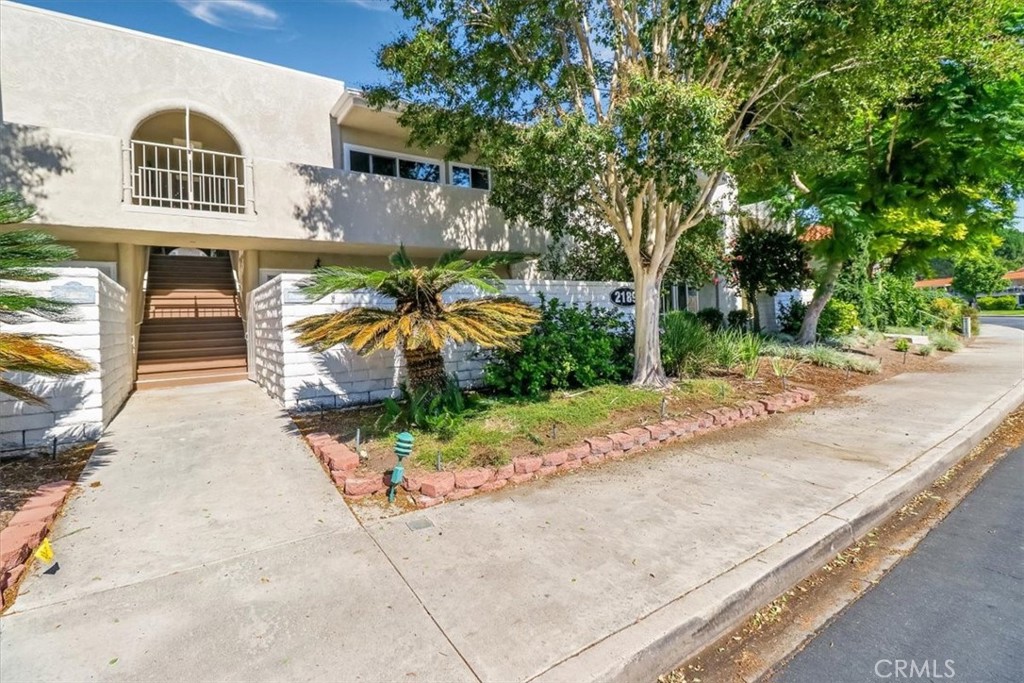 2189 Via Mariposa East B