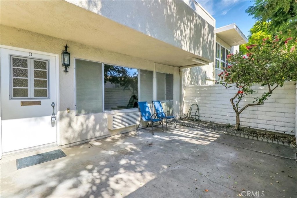 2189 Via Mariposa East B