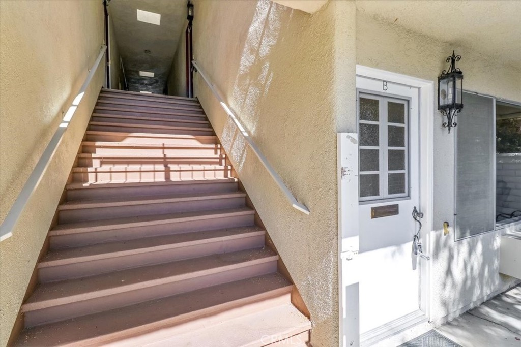 2189 Via Mariposa East B