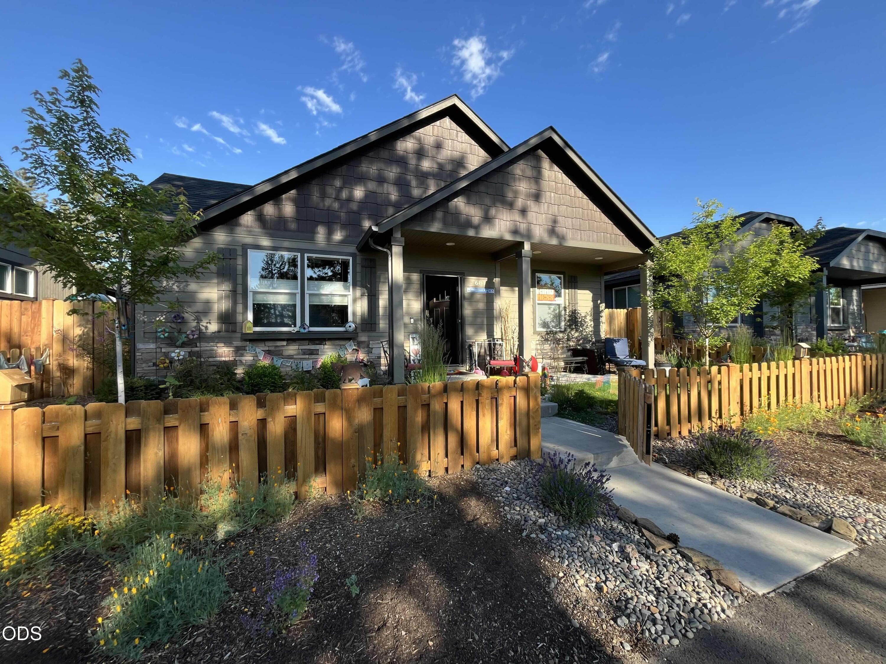 681 N Meadow Lane