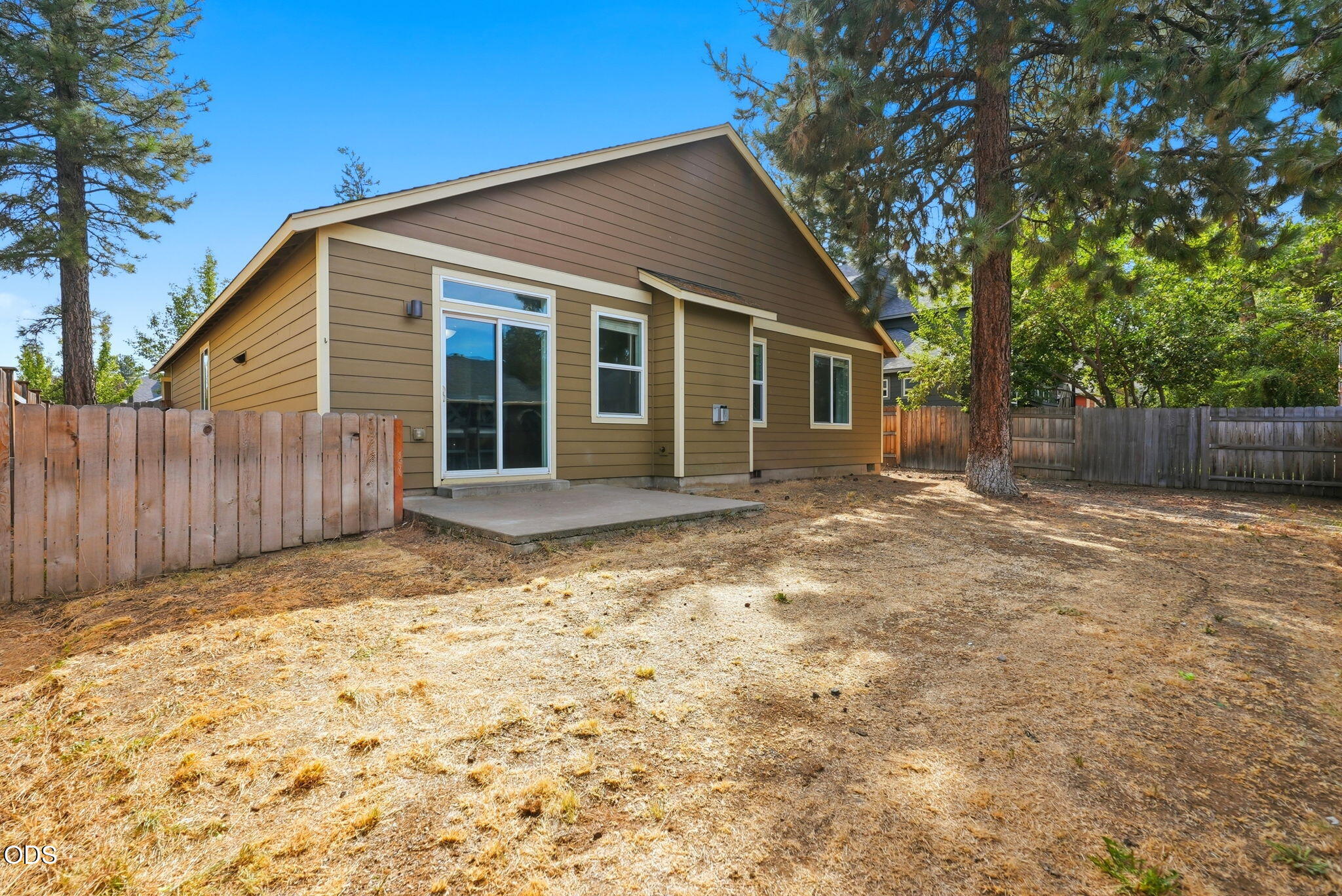 1610 W Carson Avenue