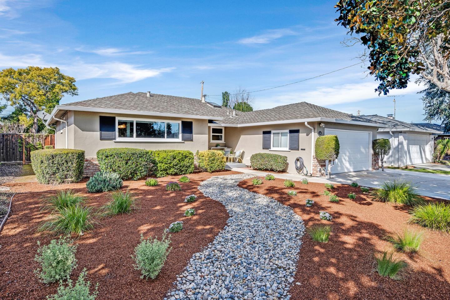 943 W Washington AVE