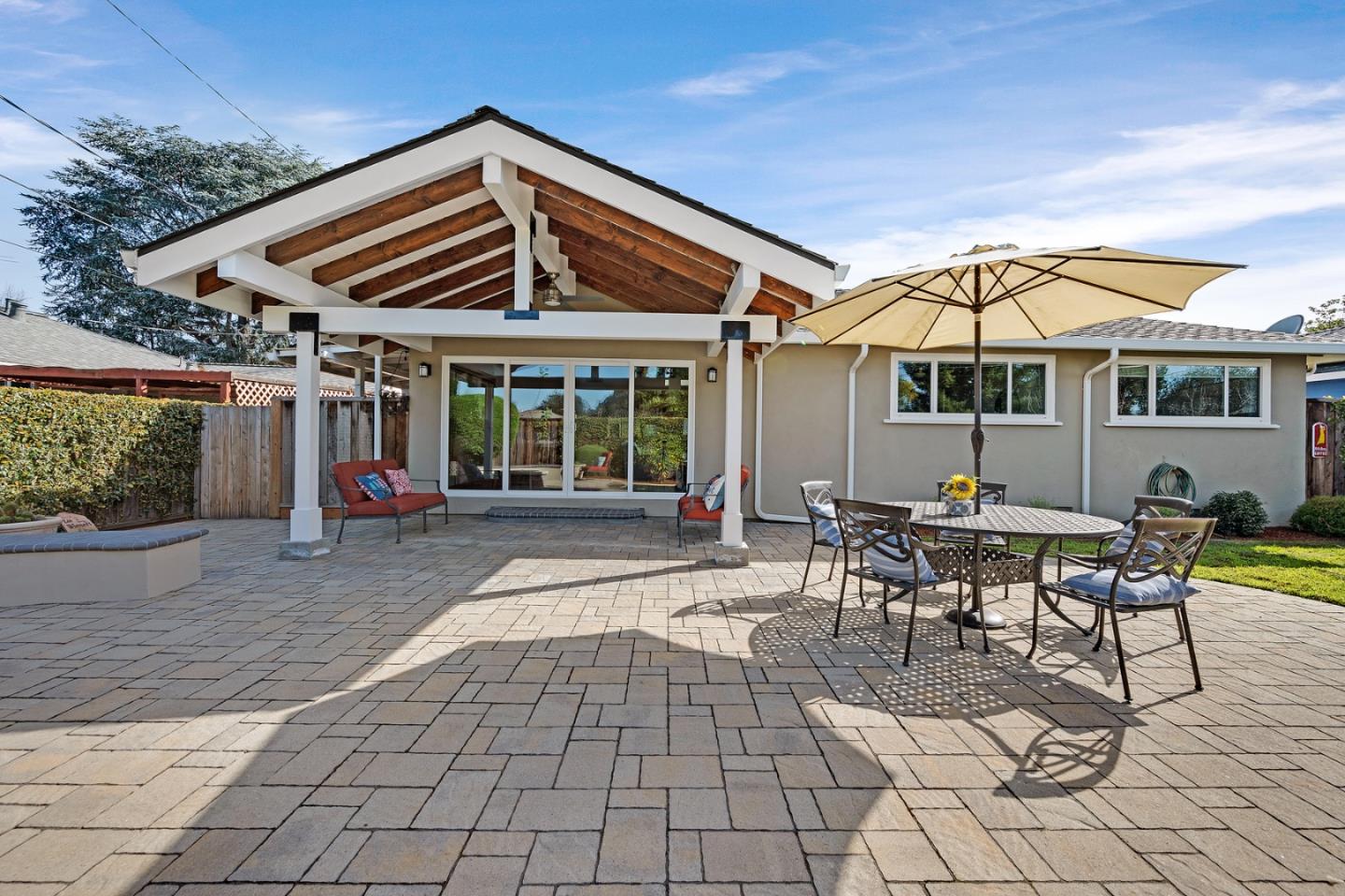 943 W Washington AVE