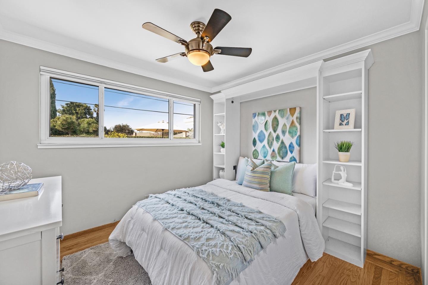 943 W Washington AVE