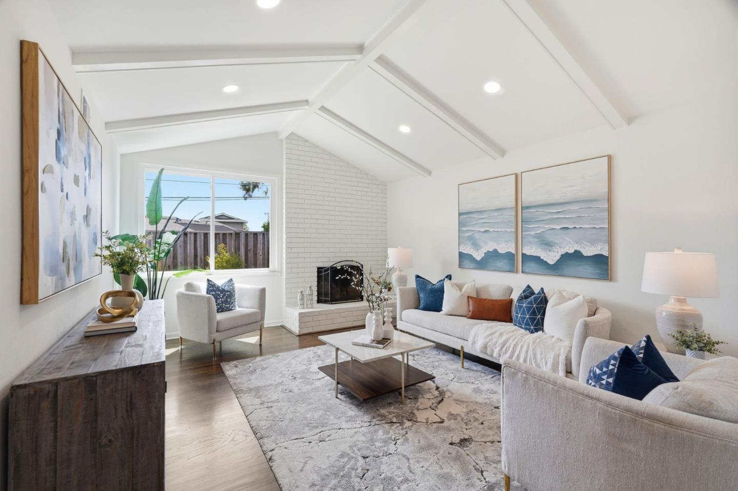 2114 La Miel WAY