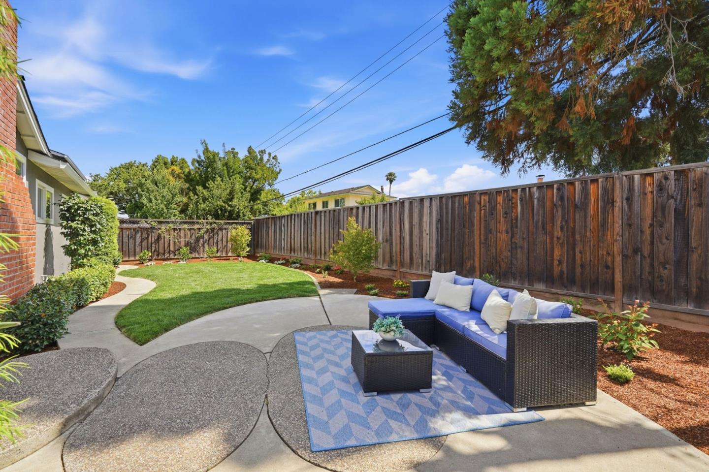 2114 La Miel WAY