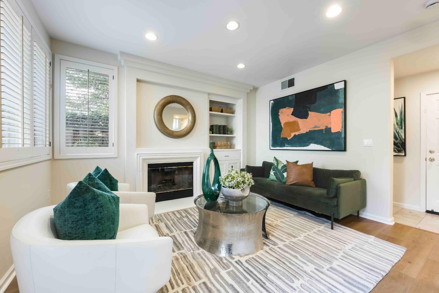 319 Everett AVE