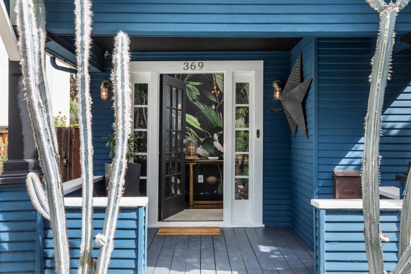 369 Hull AVE