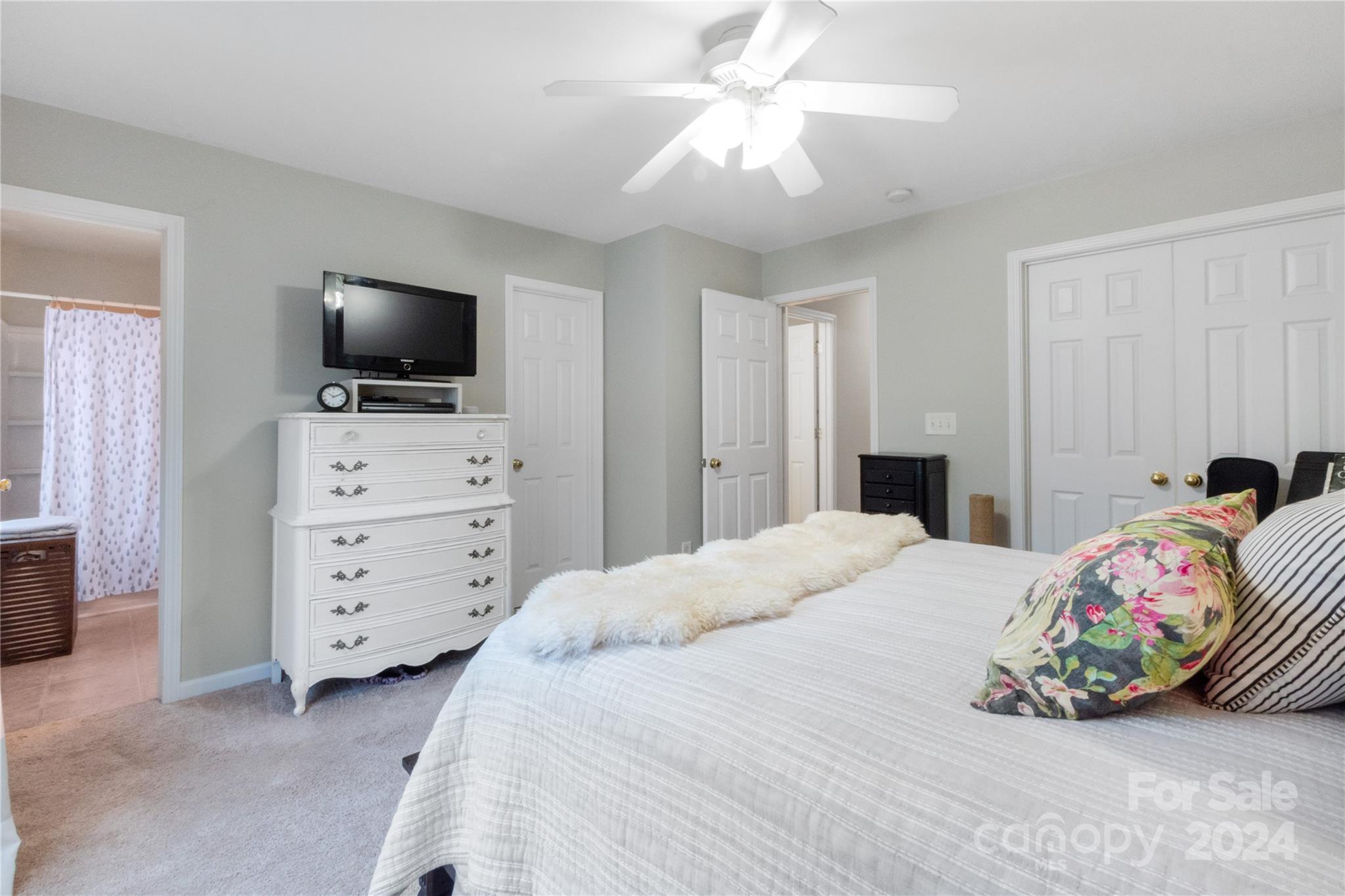 918 Little Creek Drive