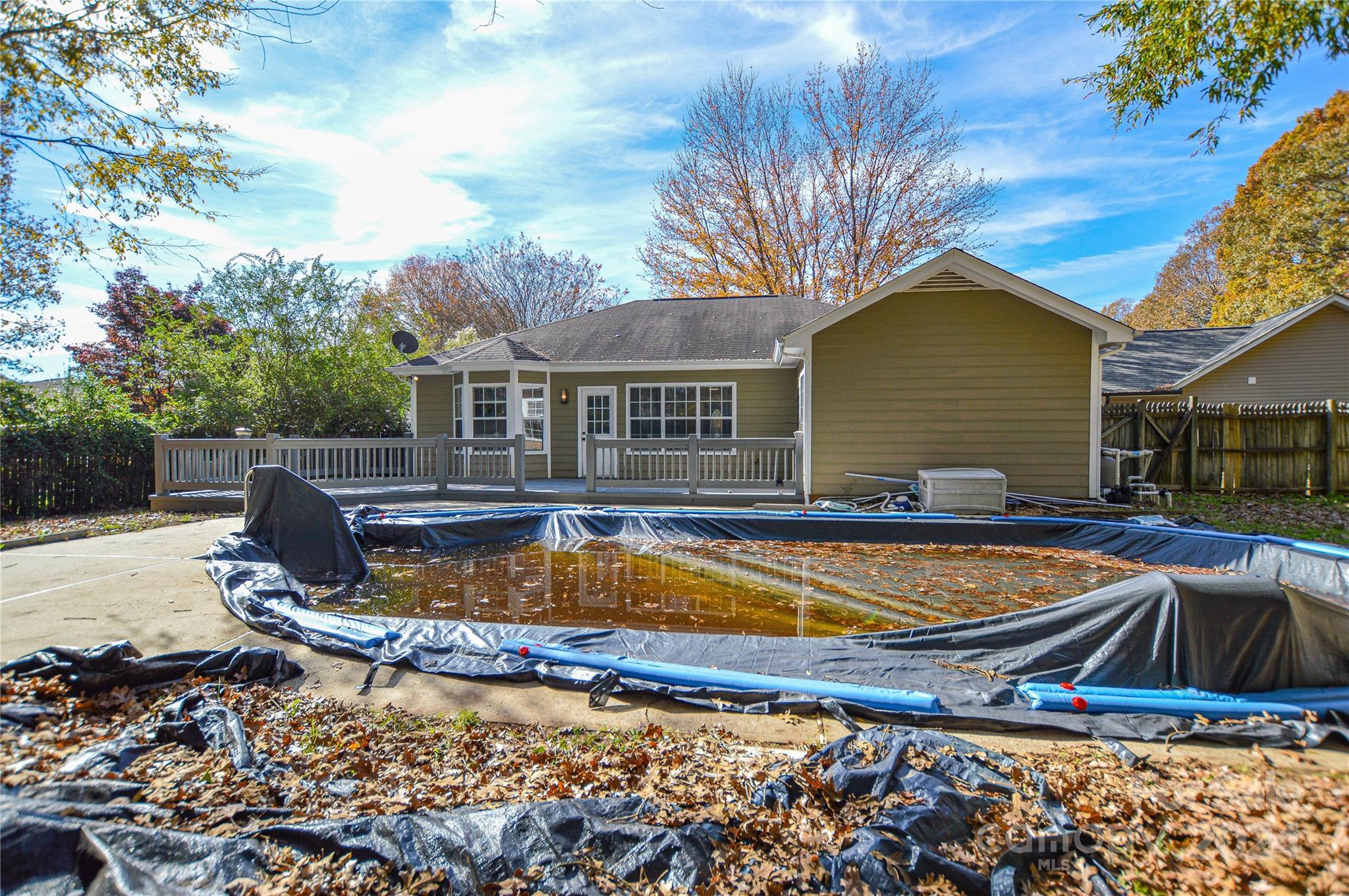 5900 White Cliffs Drive