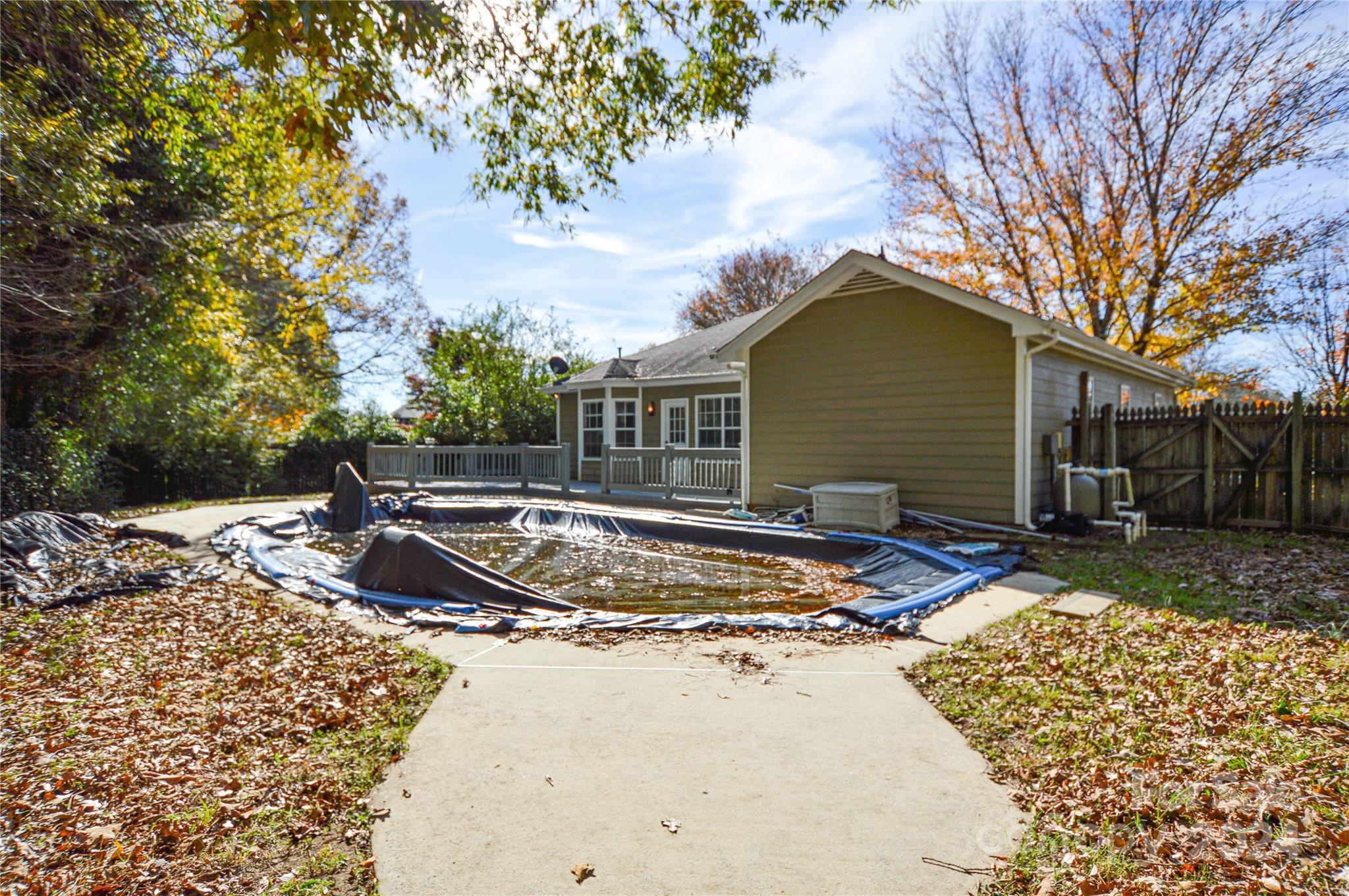 5900 White Cliffs Drive
