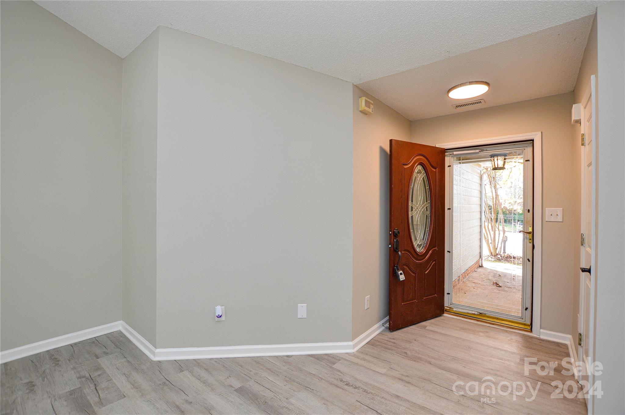 5900 White Cliffs Drive