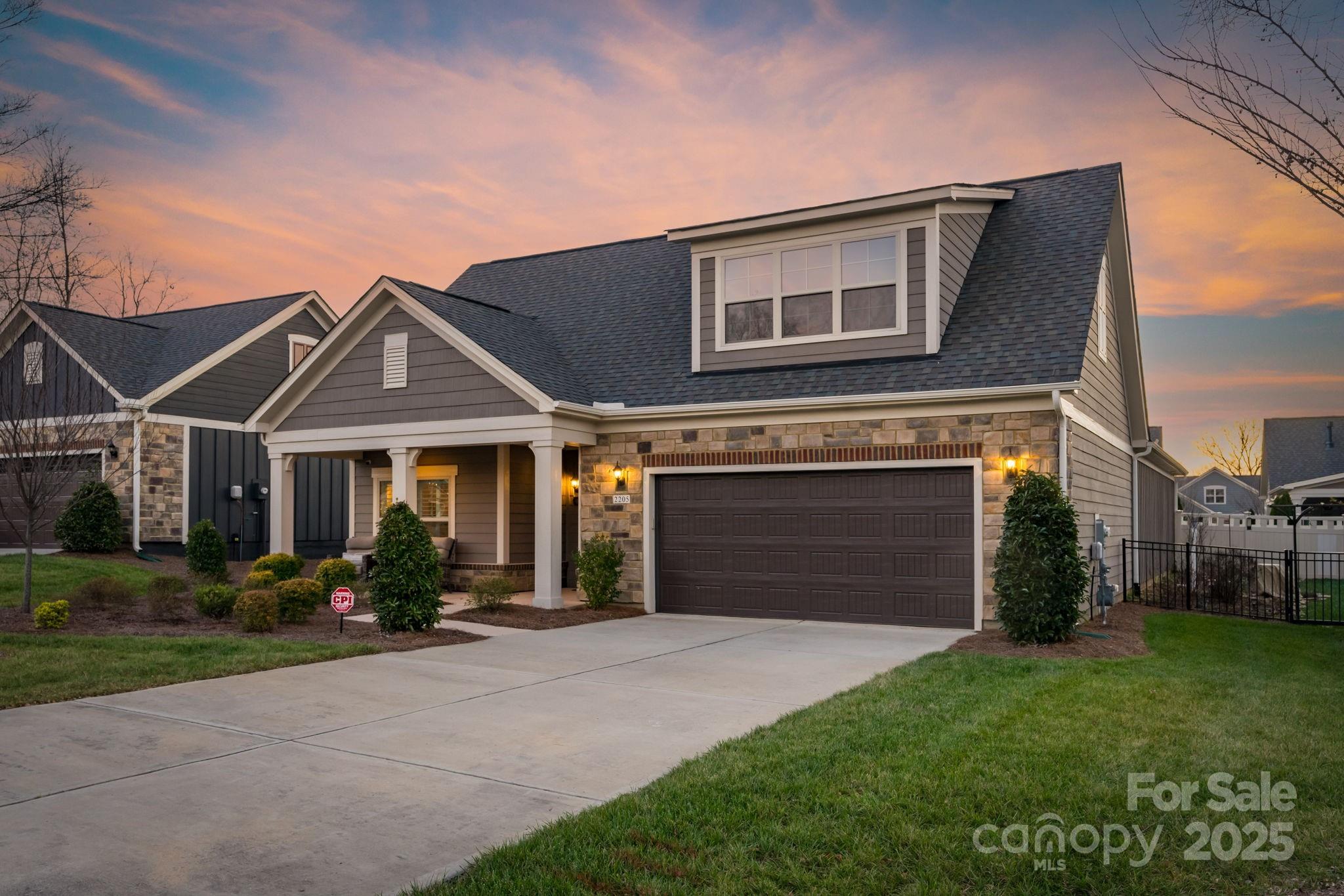2205 Lincolnshire Lane