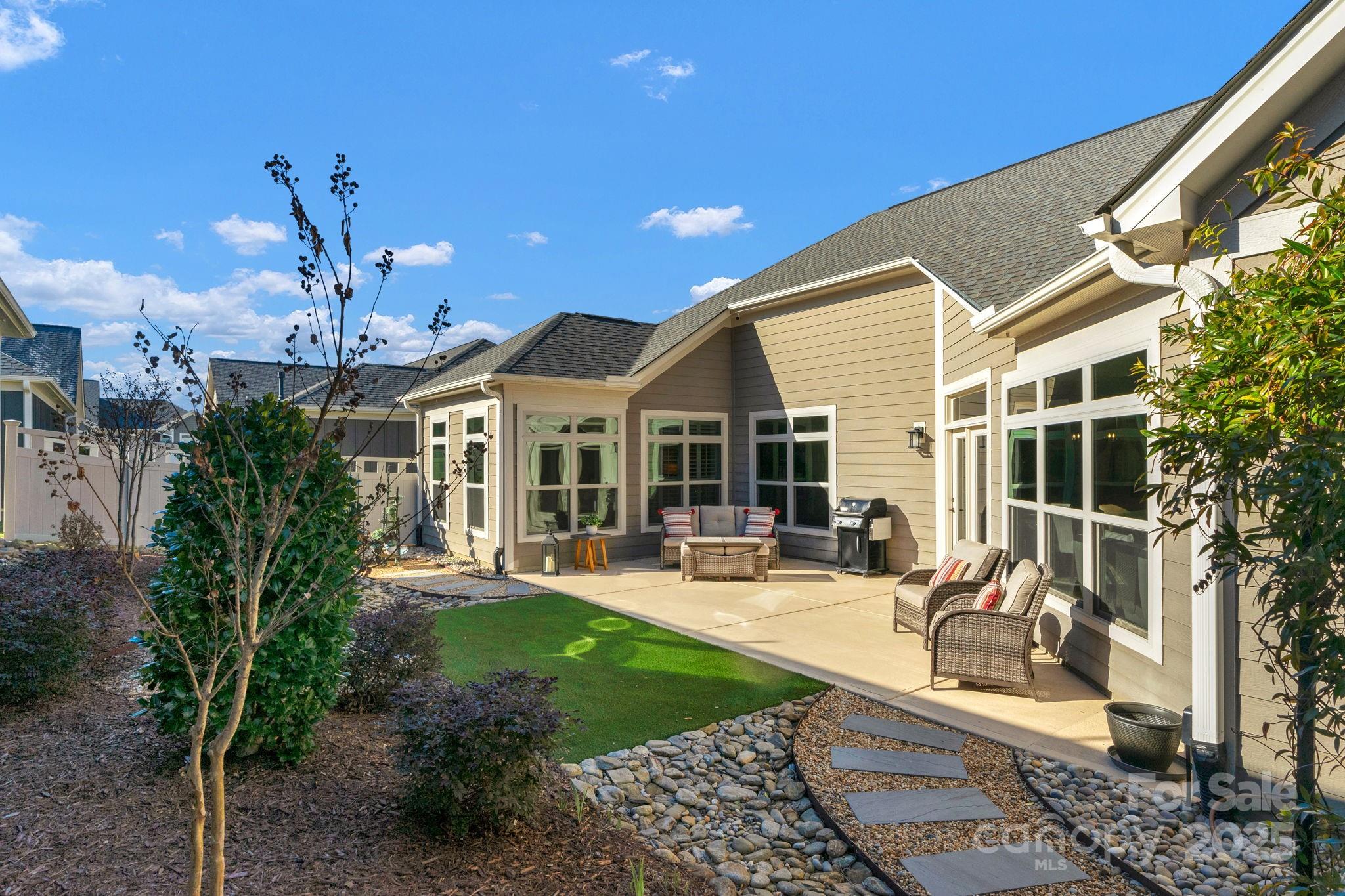 2205 Lincolnshire Lane