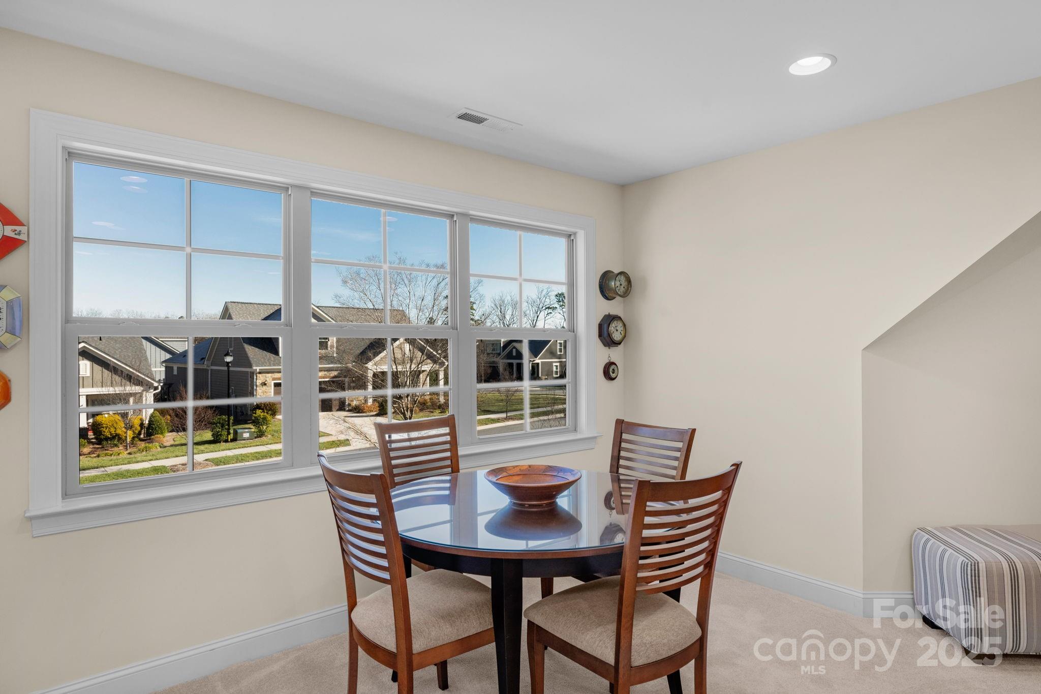 2205 Lincolnshire Lane