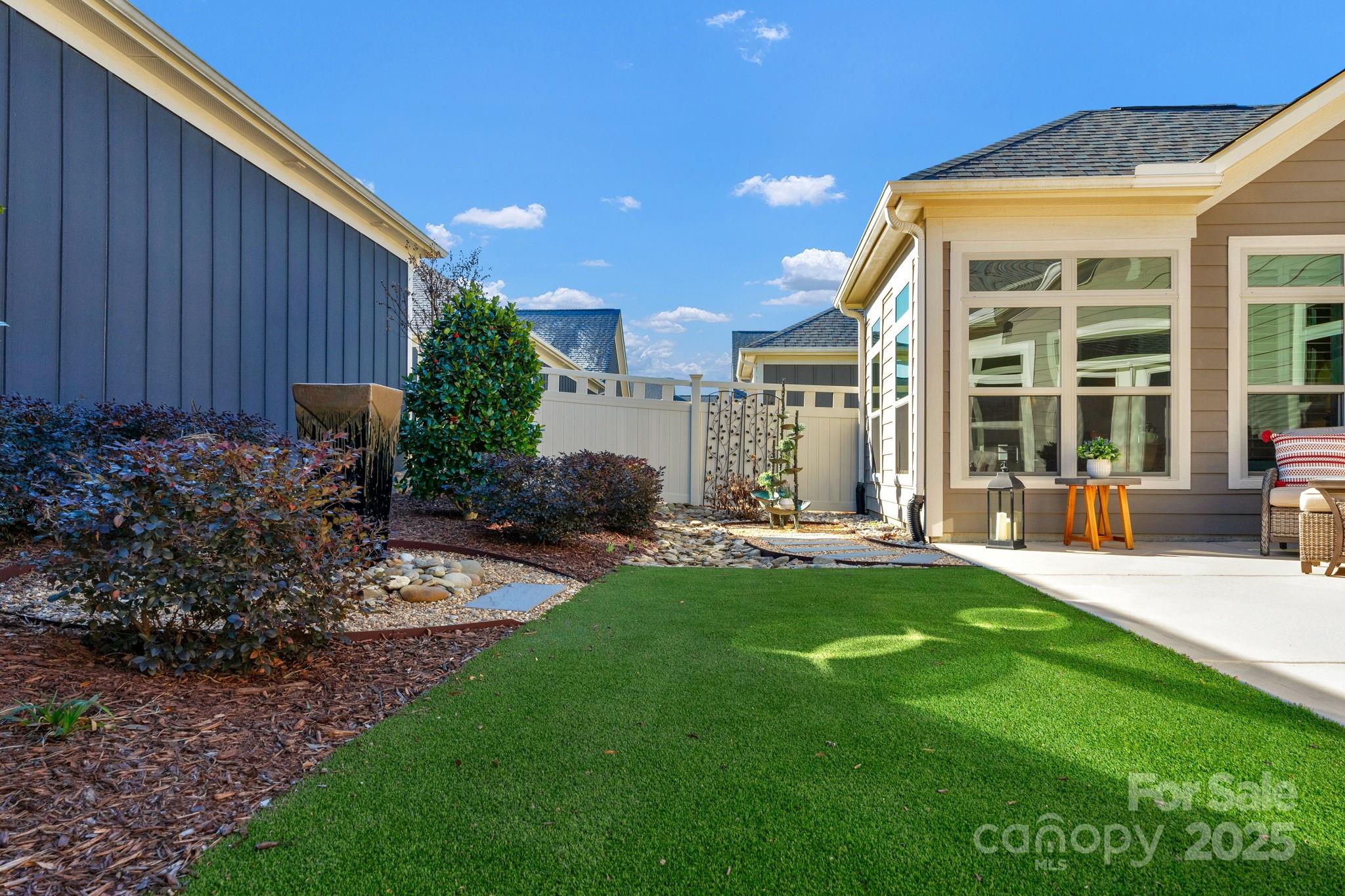 2205 Lincolnshire Lane