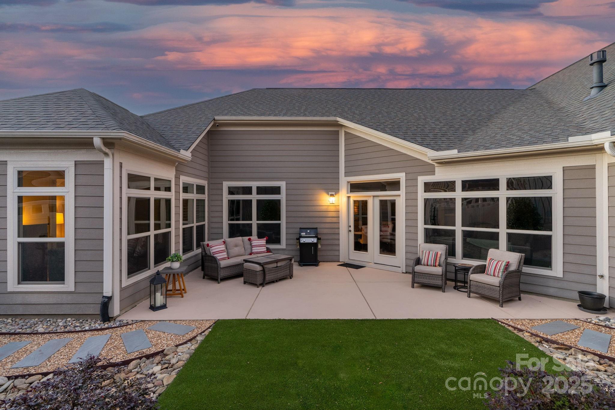 2205 Lincolnshire Lane