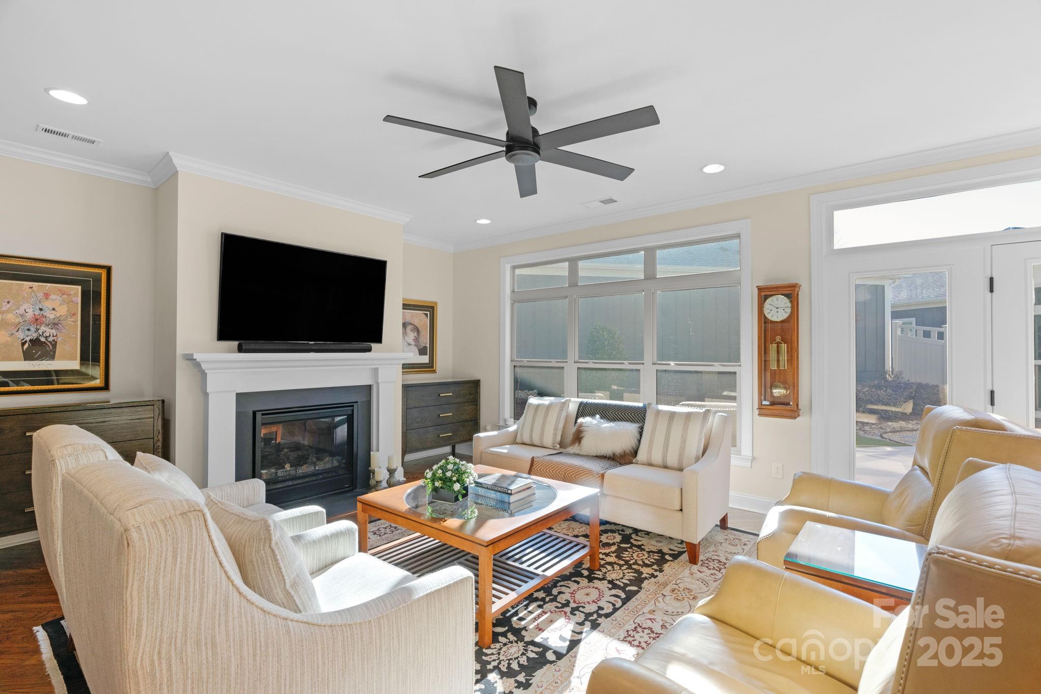 2205 Lincolnshire Lane