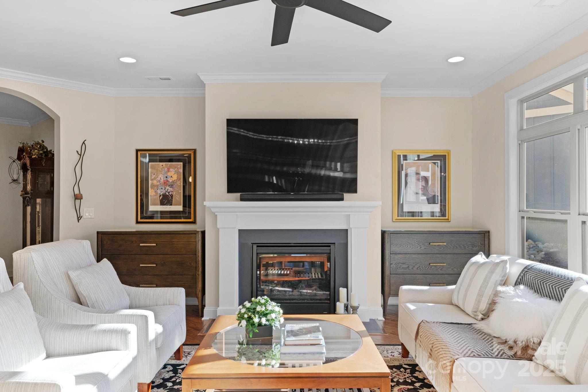 2205 Lincolnshire Lane