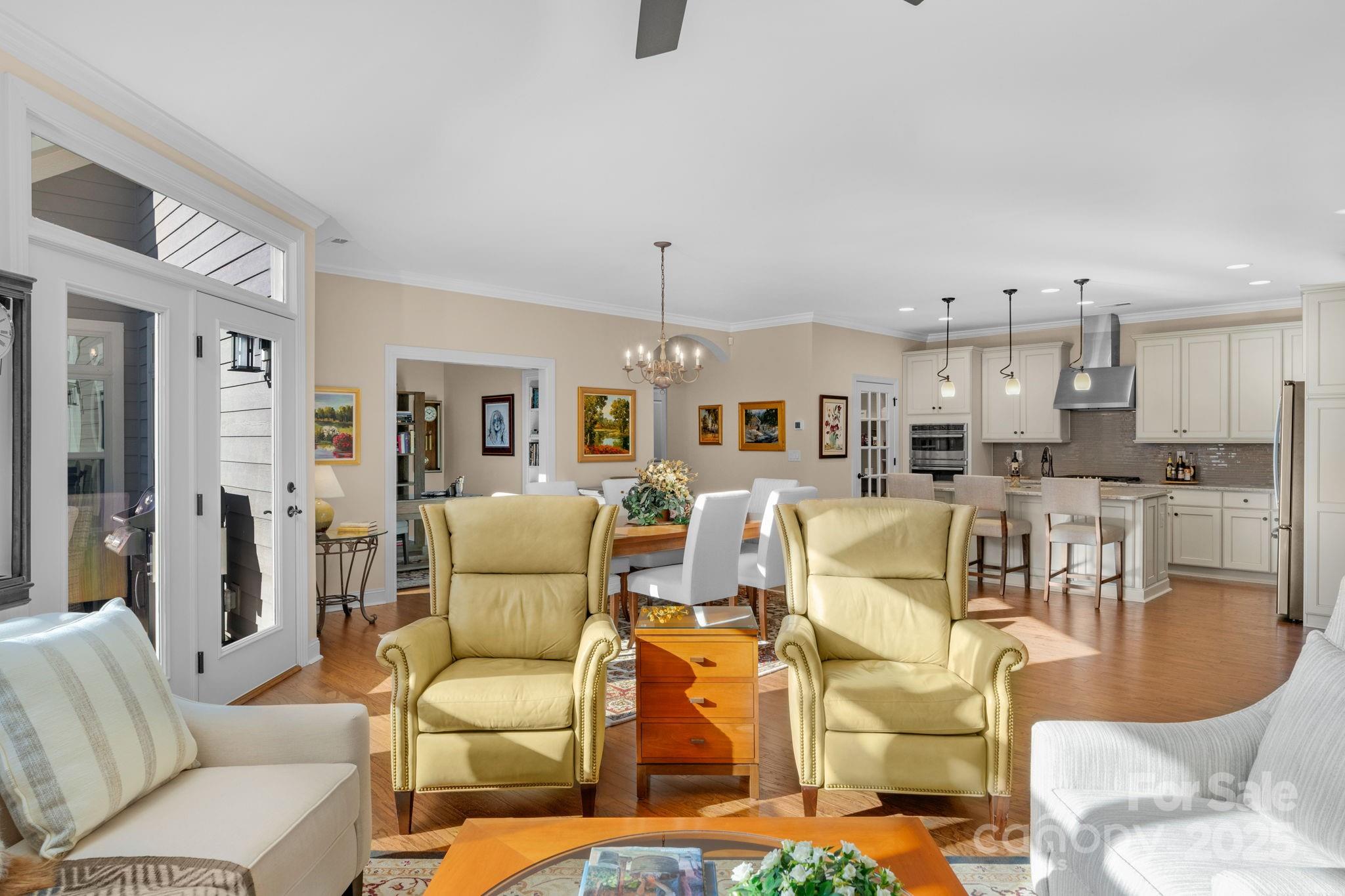 2205 Lincolnshire Lane