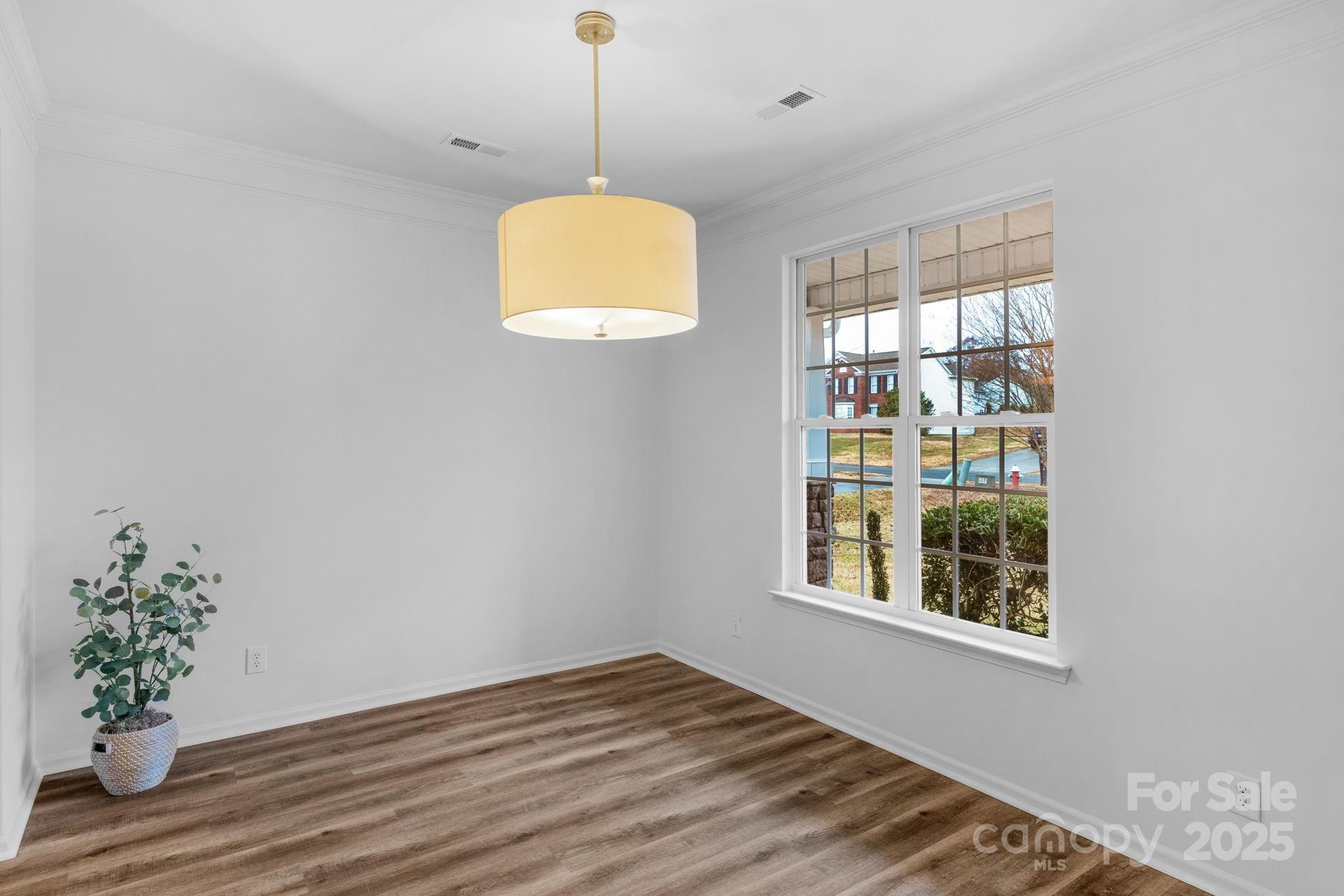 1124 Woodwinds Drive
