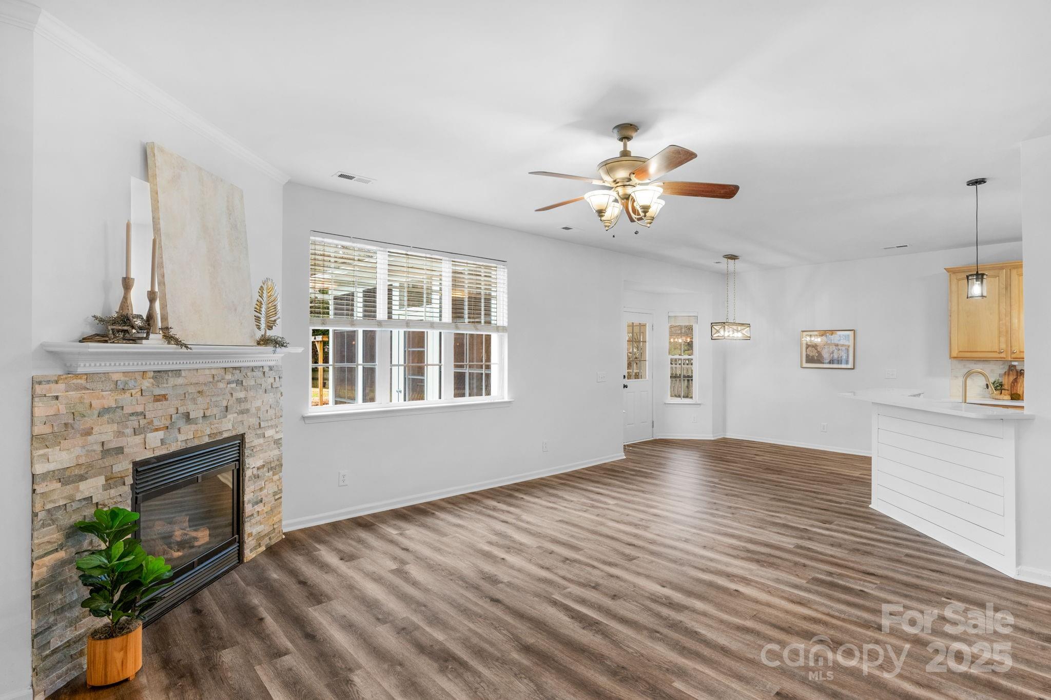 1124 Woodwinds Drive