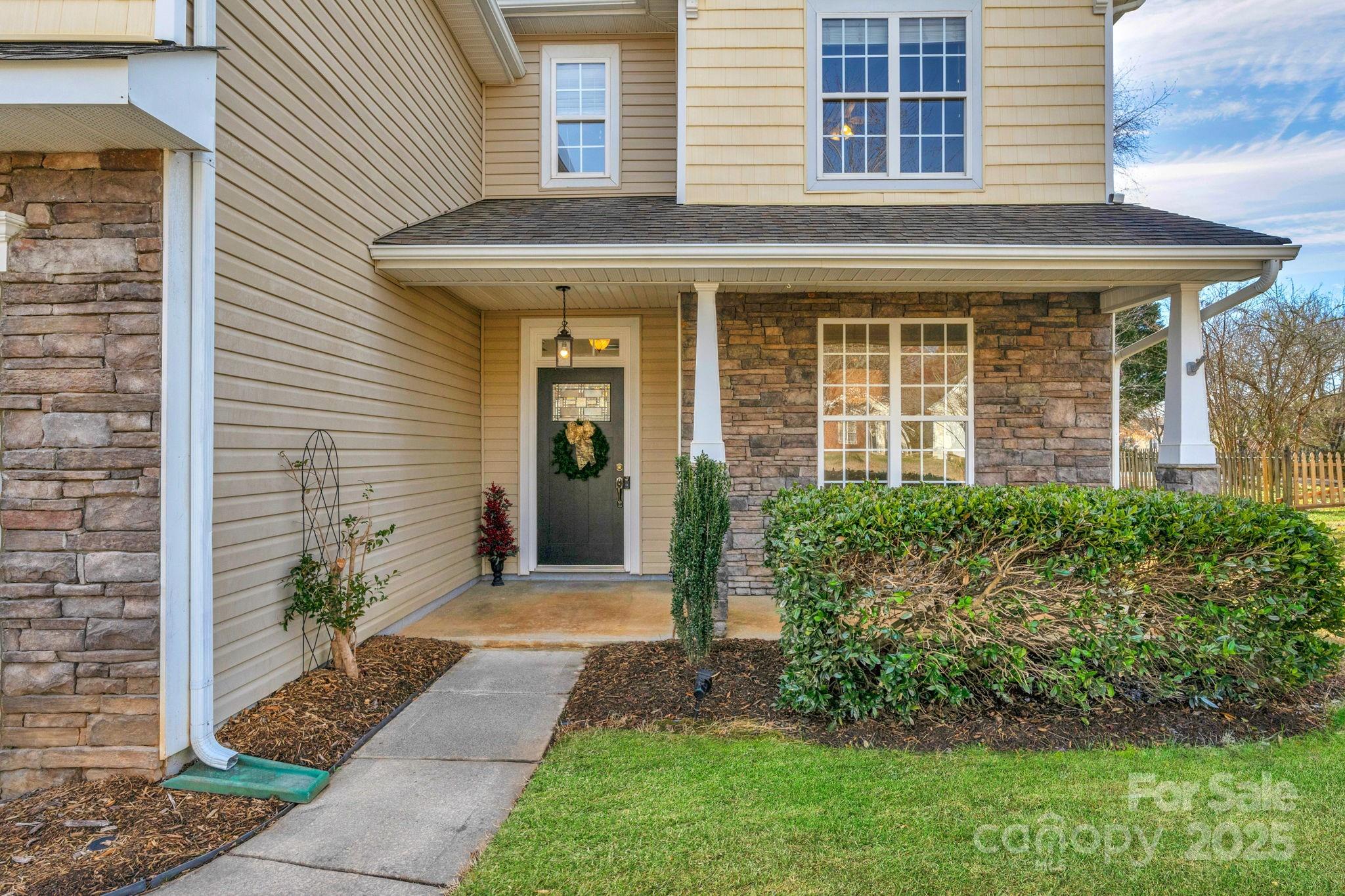 1124 Woodwinds Drive