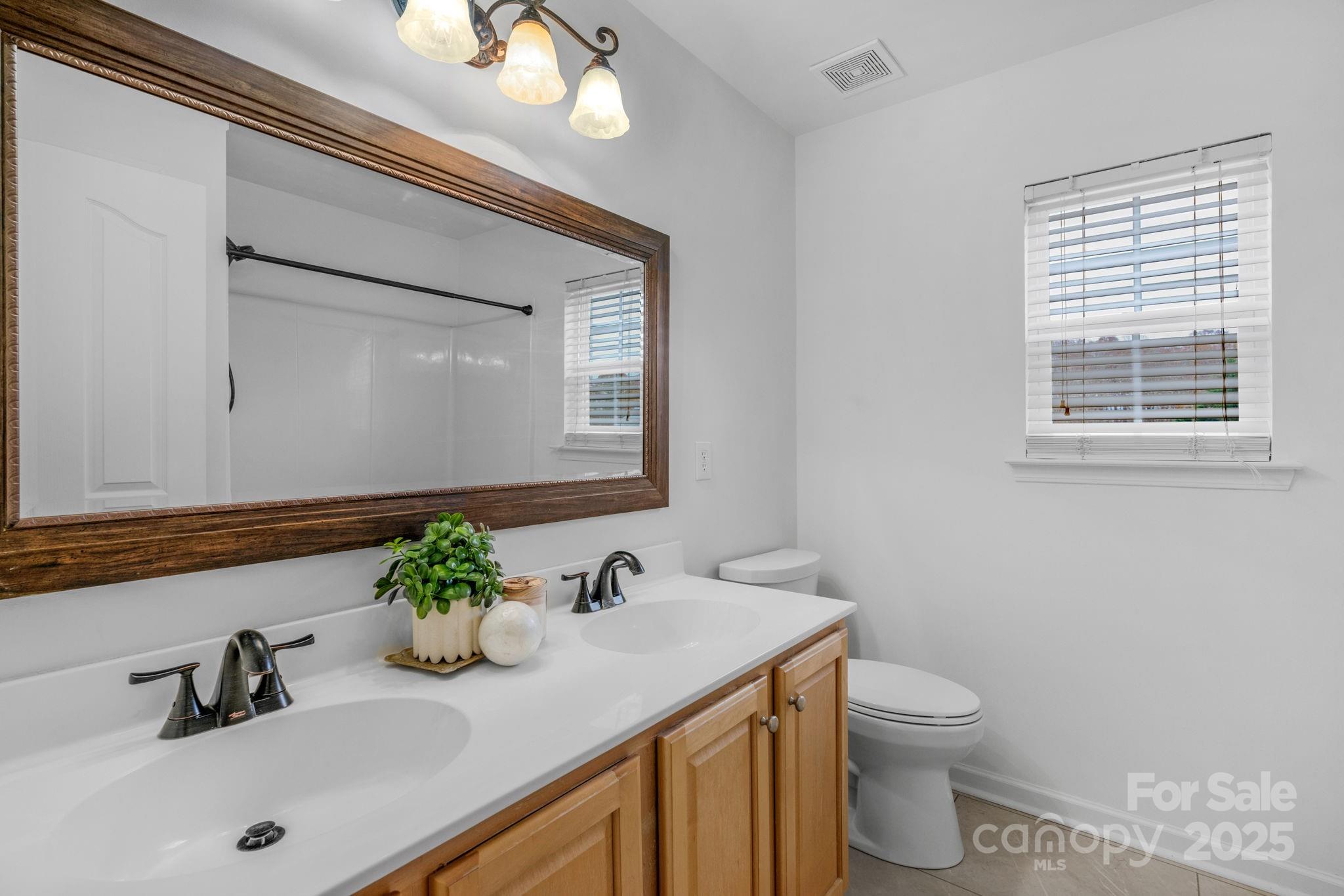 1124 Woodwinds Drive