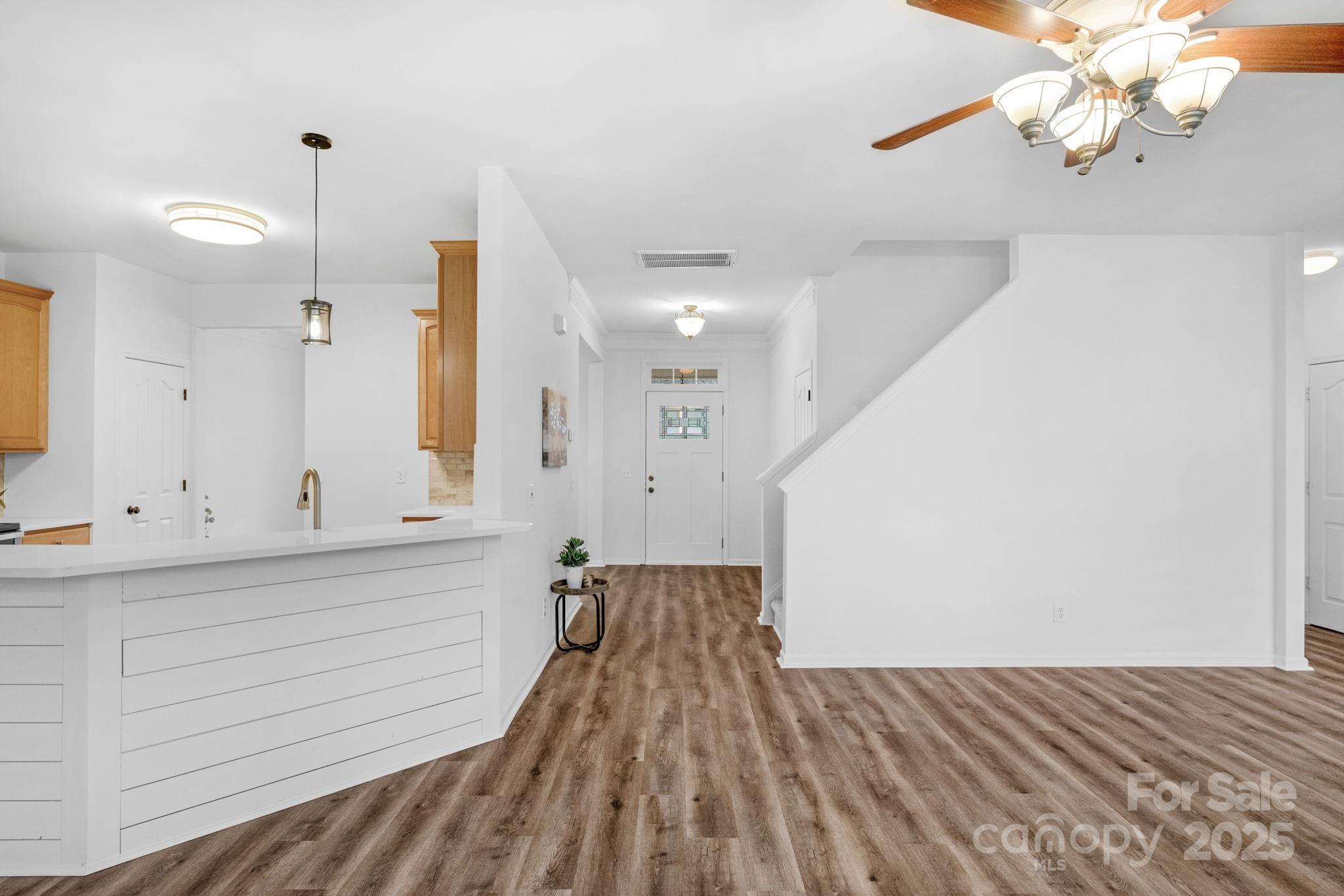 1124 Woodwinds Drive