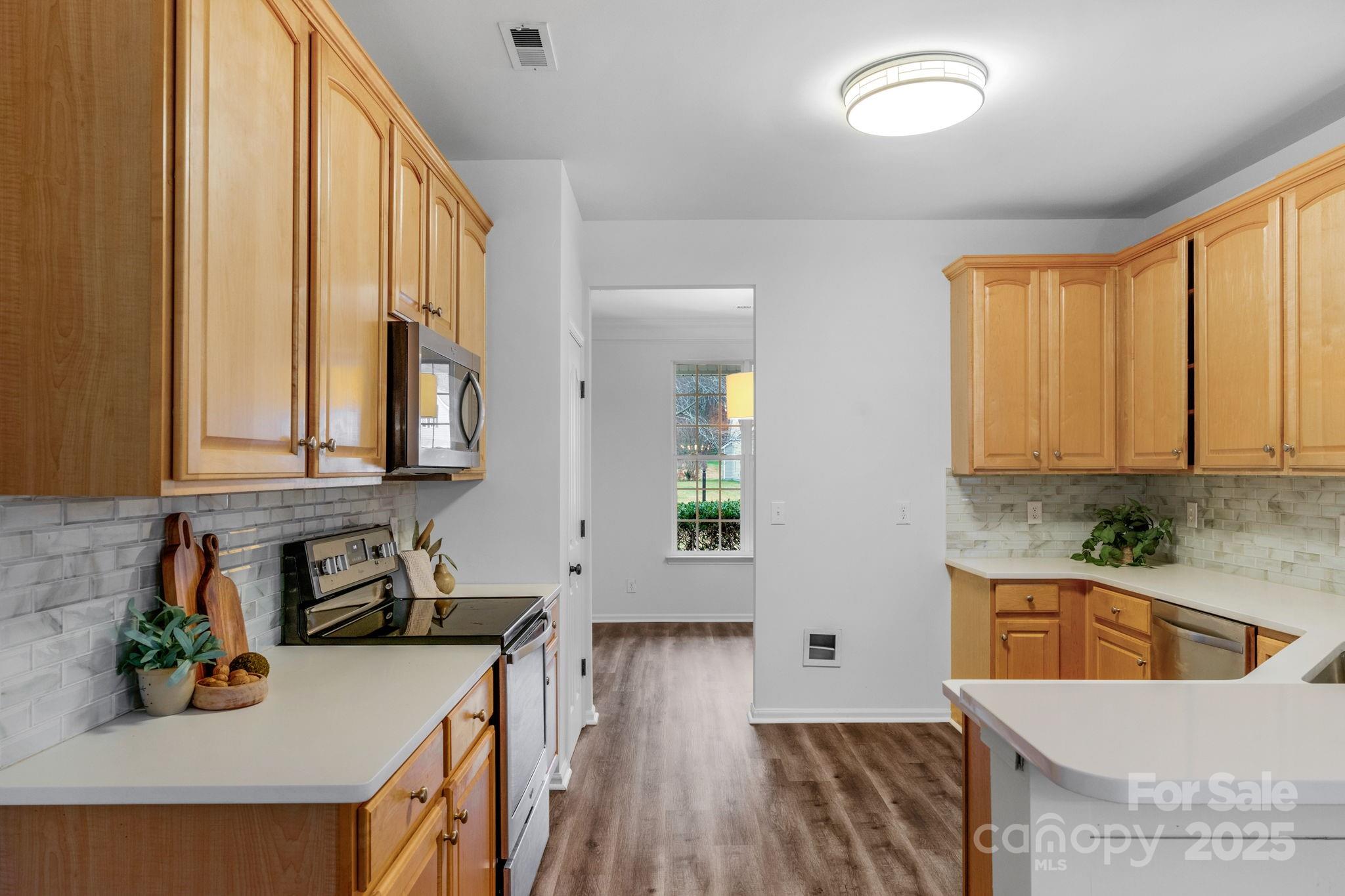 1124 Woodwinds Drive
