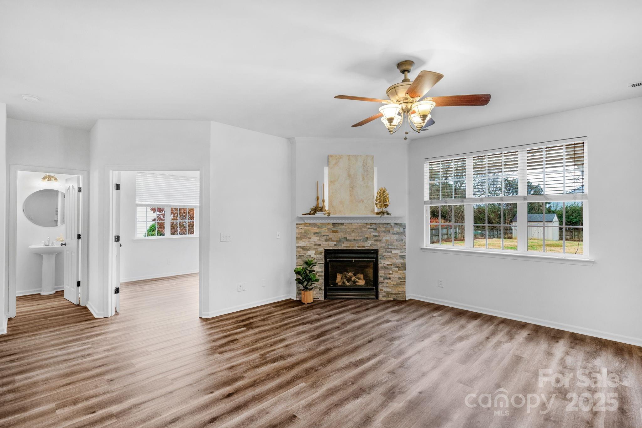 1124 Woodwinds Drive