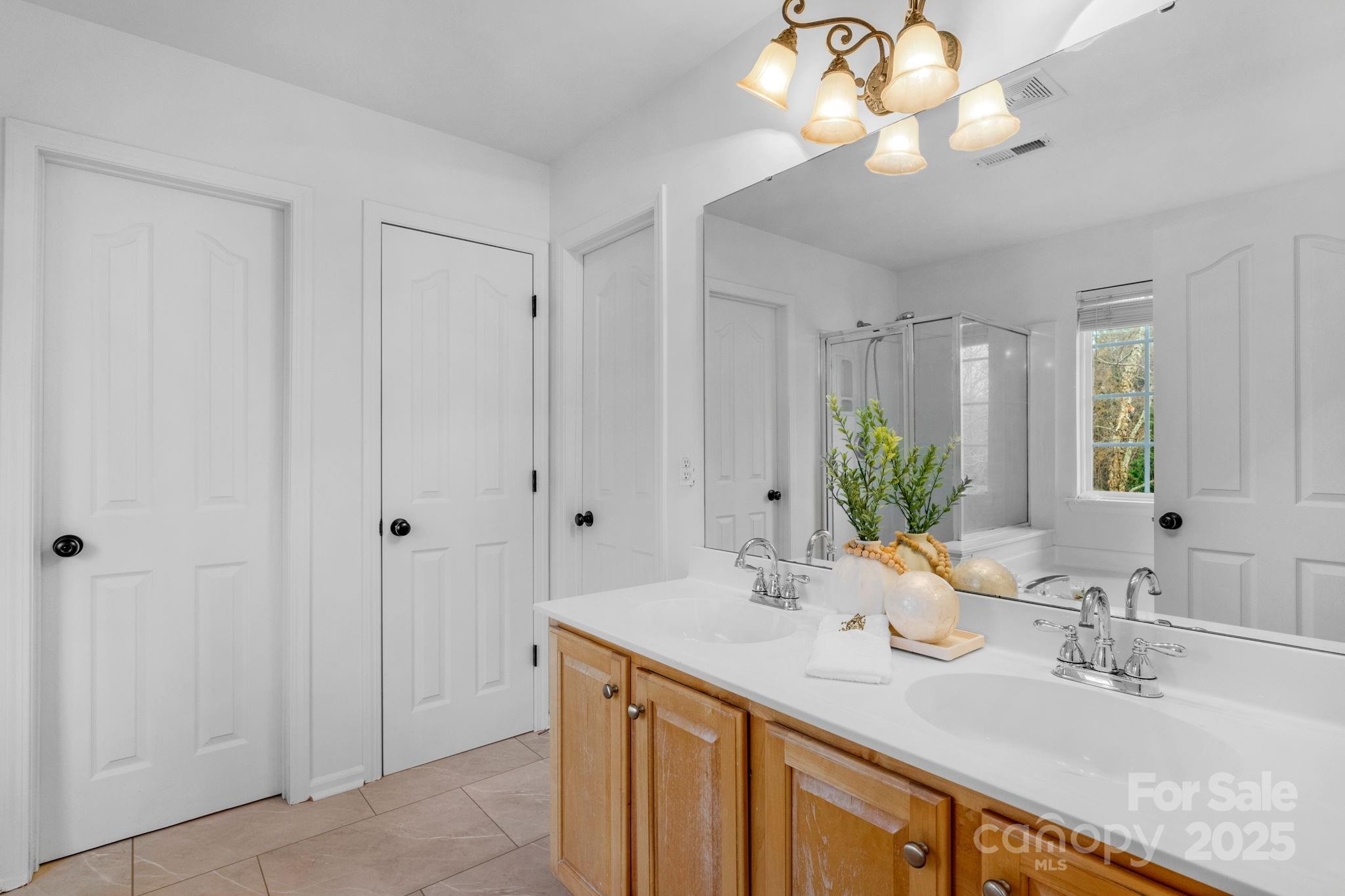 1124 Woodwinds Drive