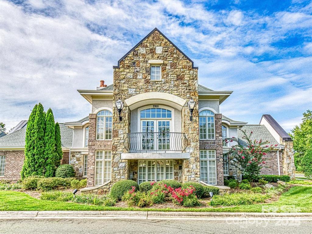 8301 Caesars Head Drive