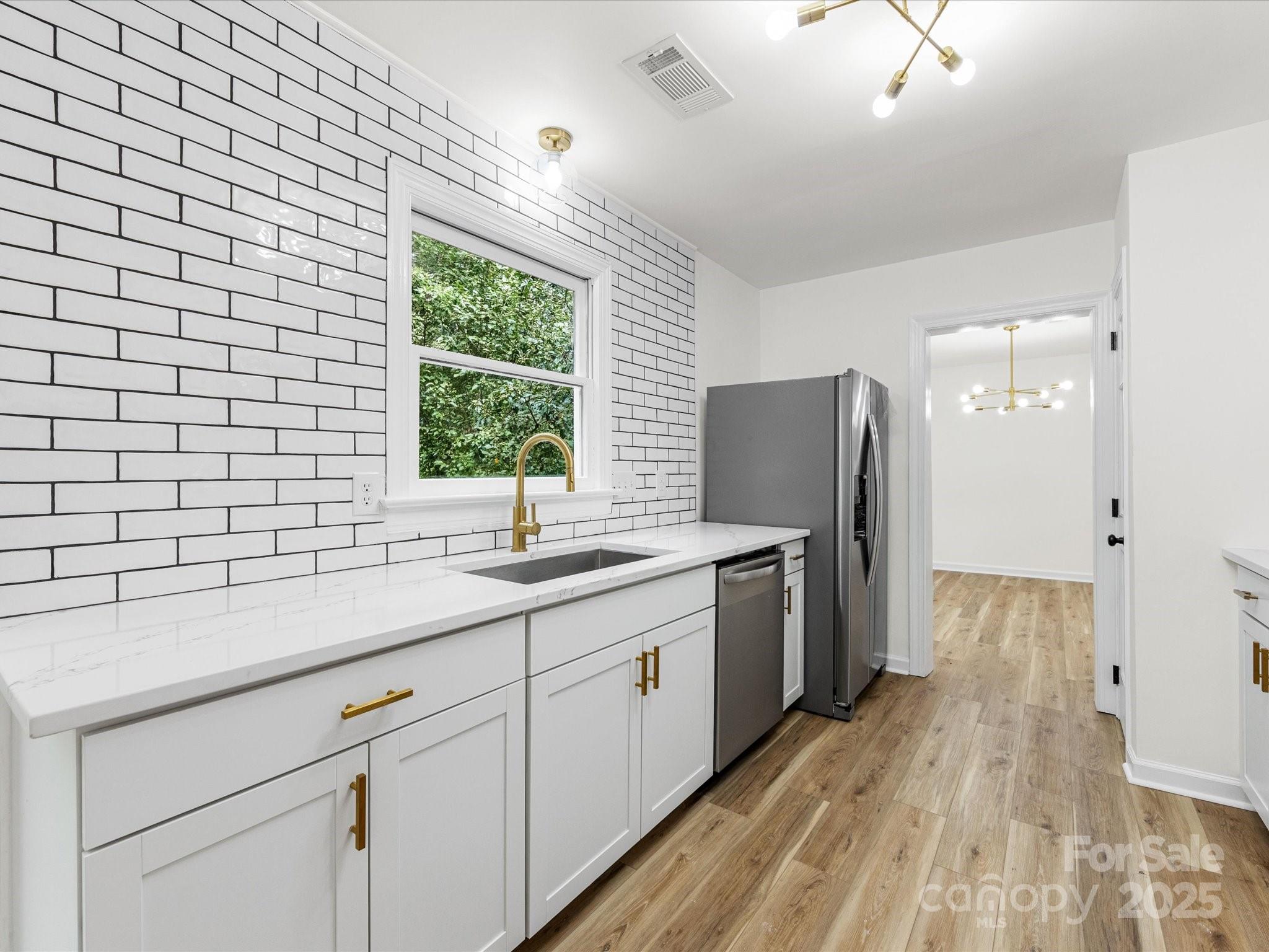 2304 Wineberry Court