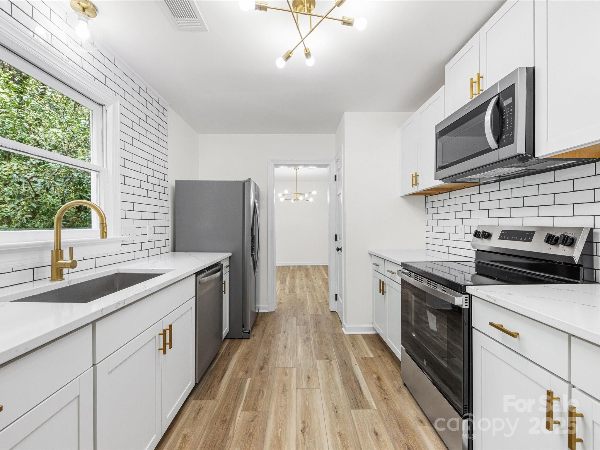 2304 Wineberry Court