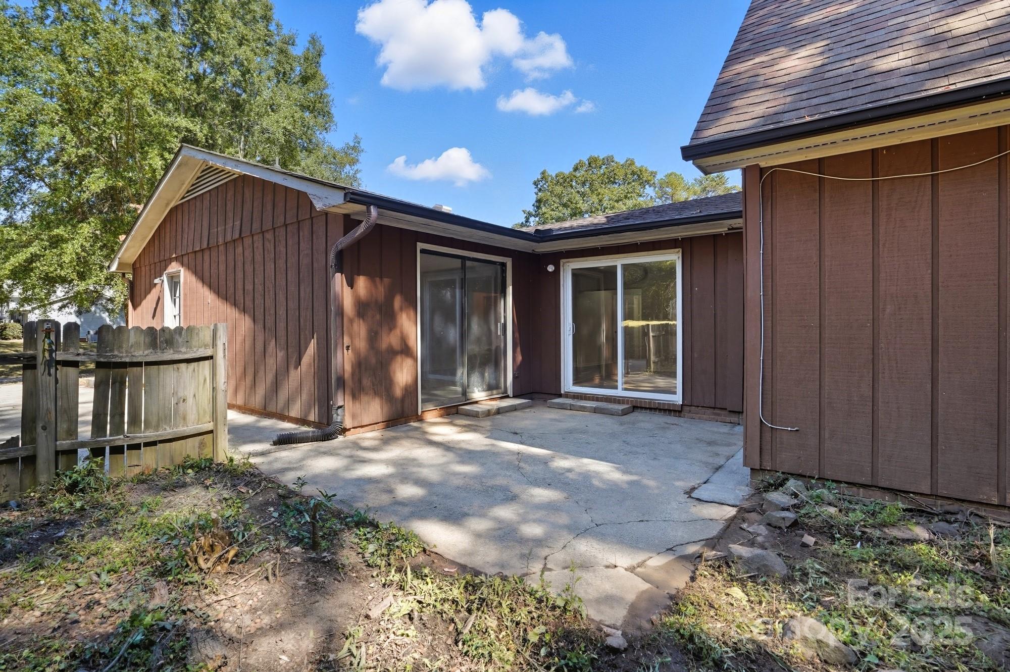 118 Brookside Drive