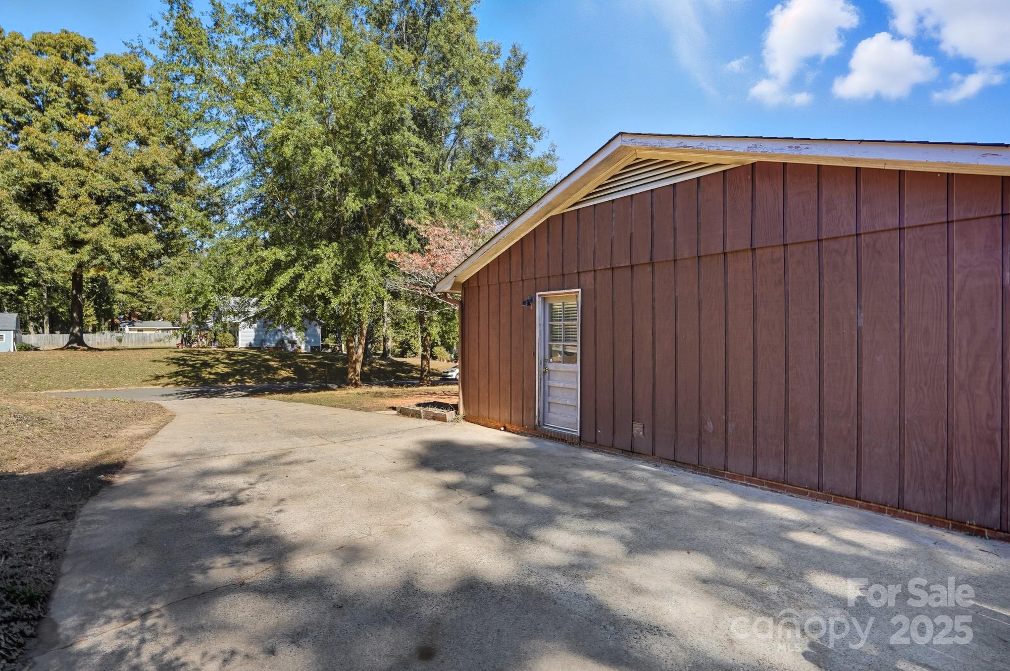 118 Brookside Drive