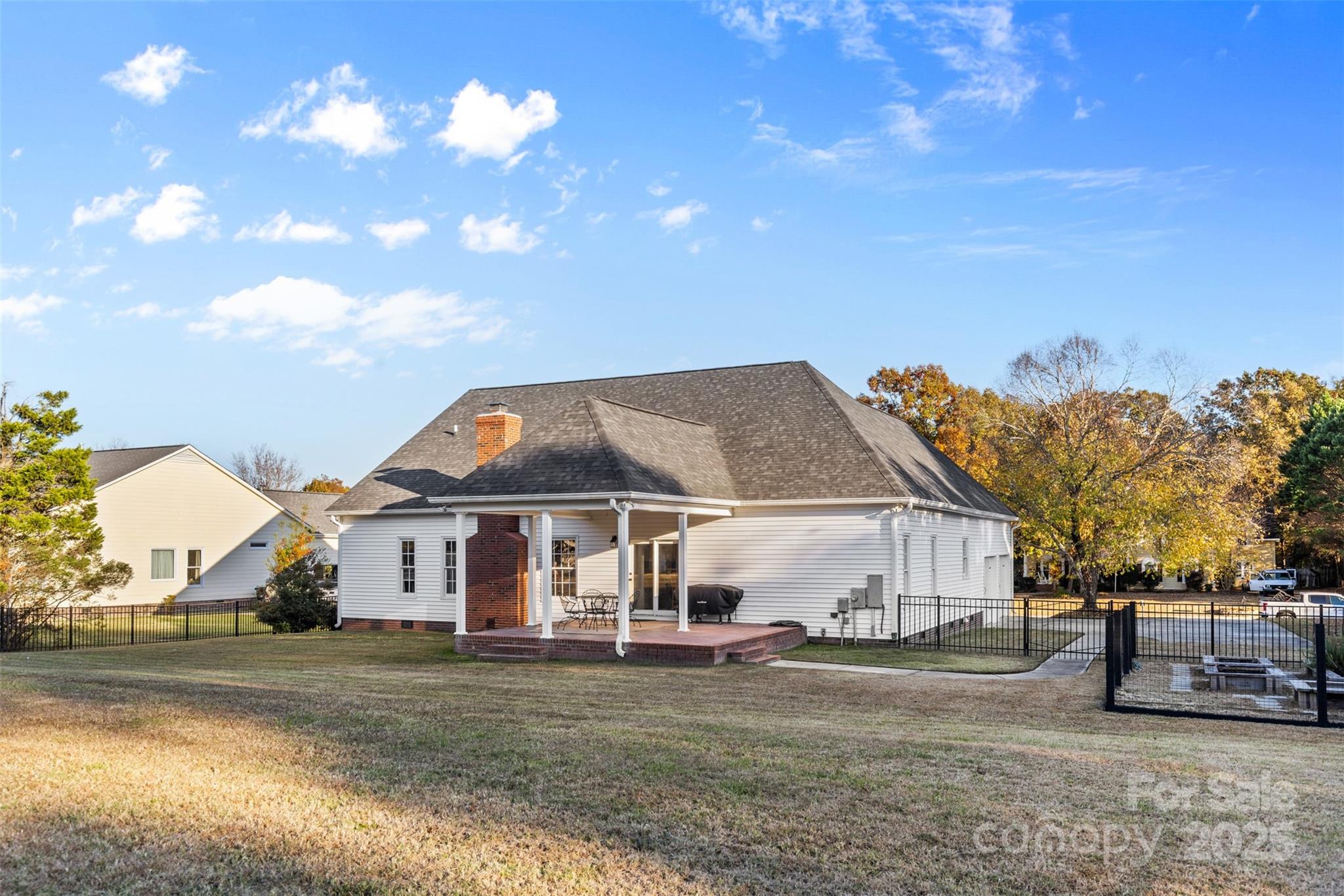 907 Houston Drive