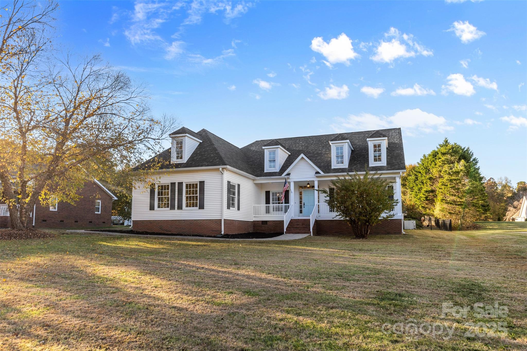 907 Houston Drive