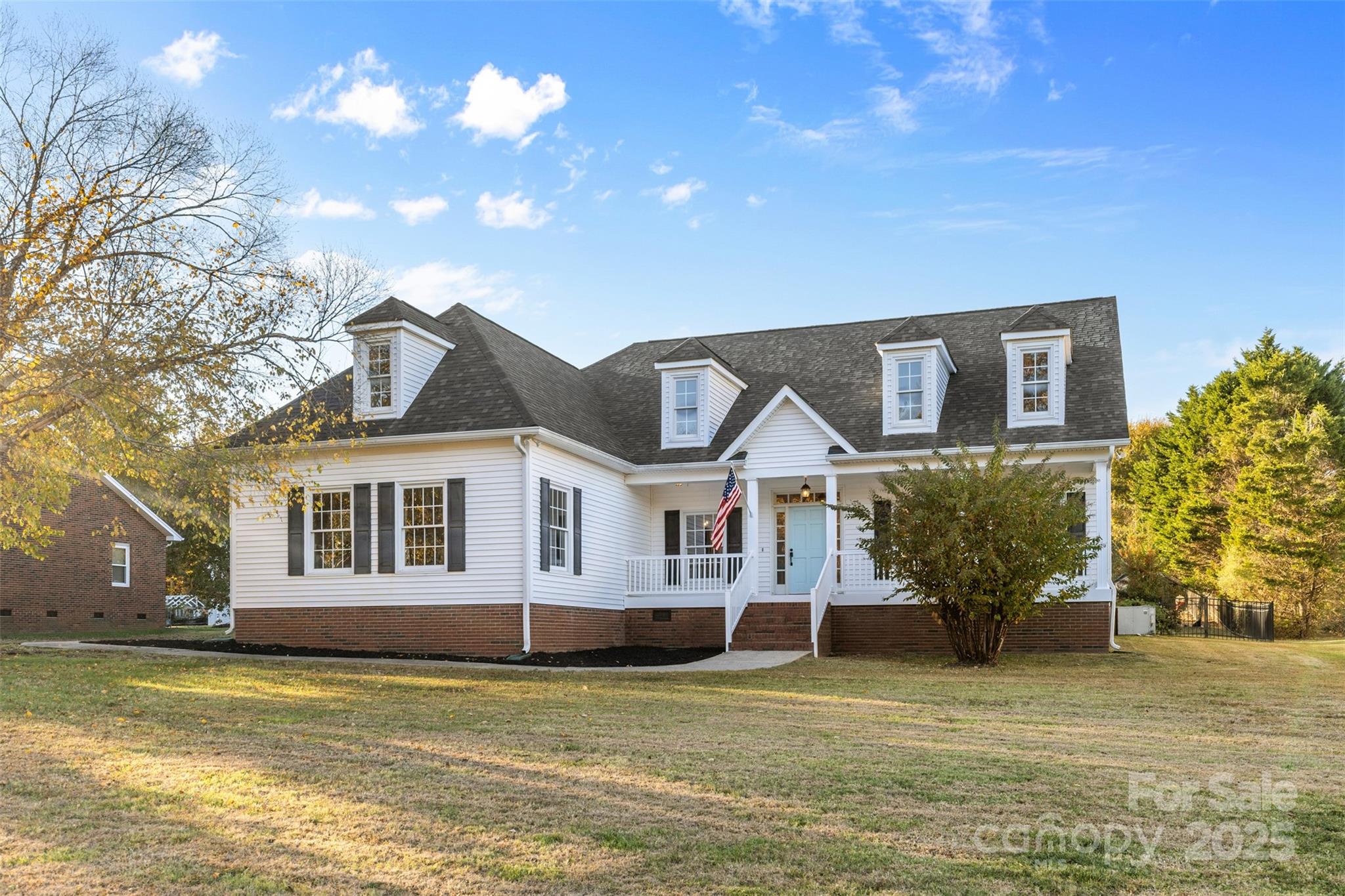 907 Houston Drive