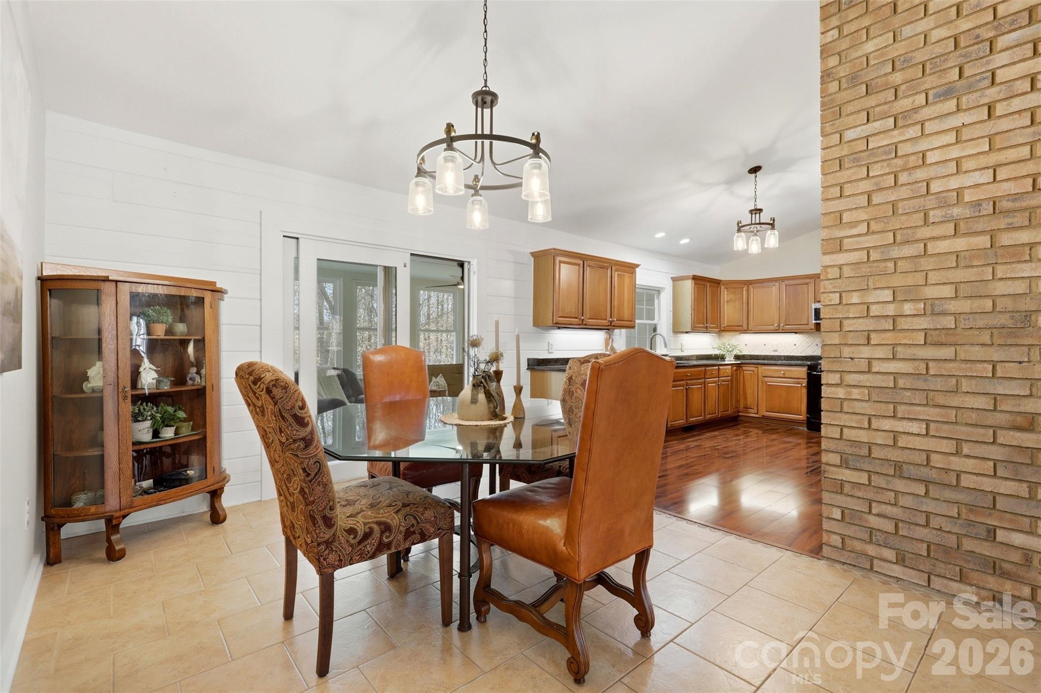 2614 Forest Lawn Drive
