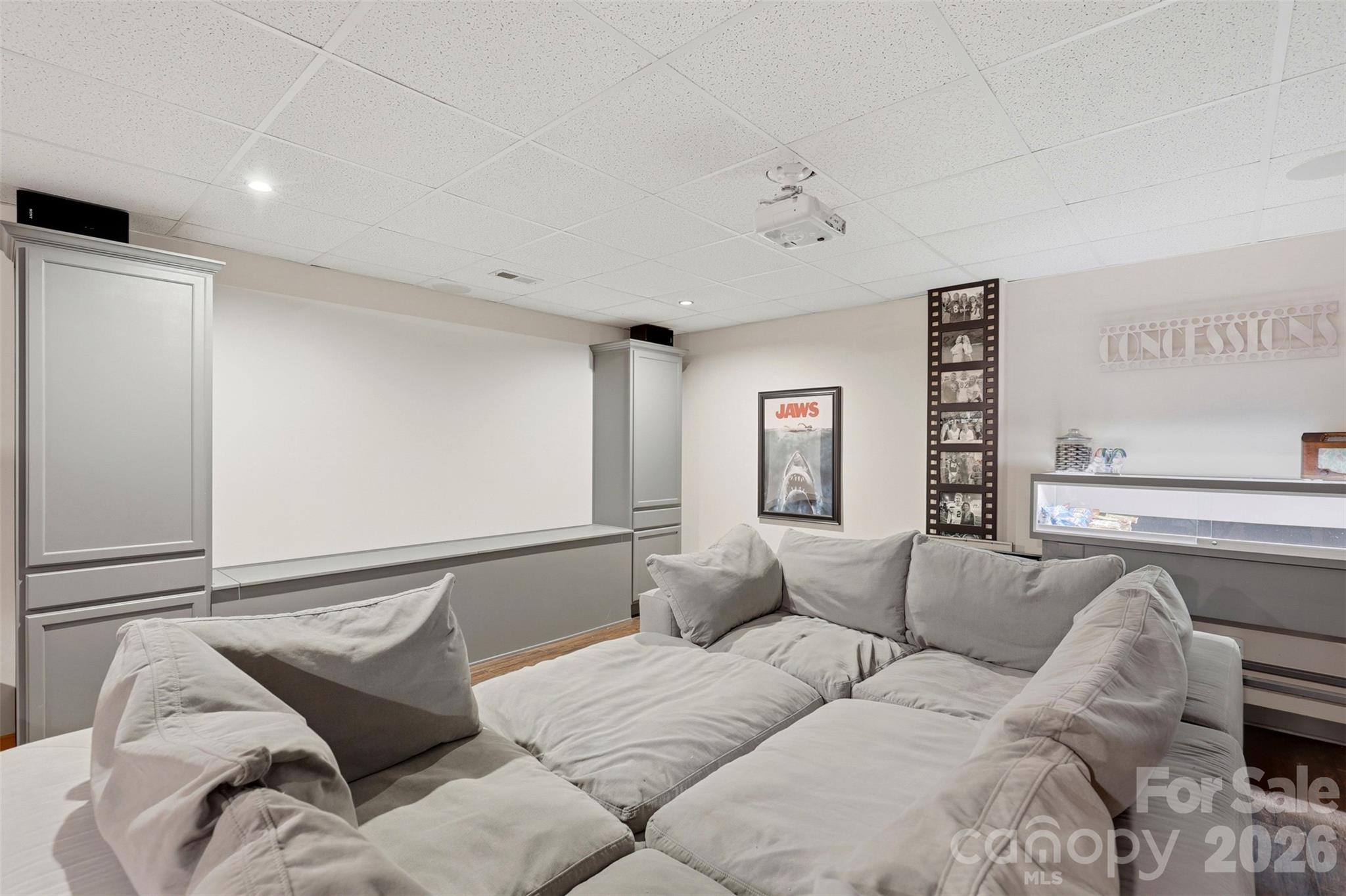 2614 Forest Lawn Drive