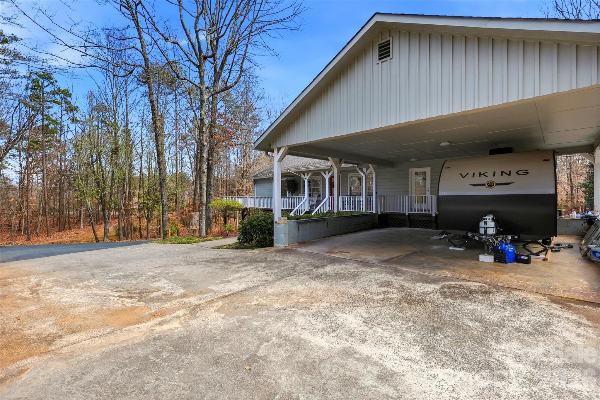 2614 Forest Lawn Drive